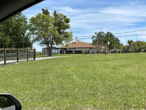 15121 SE 175th Street Weirsdale FL 32195