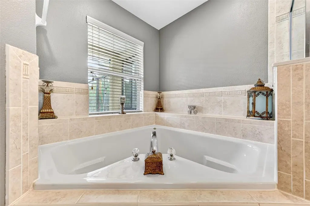 831 Owl Street SW Palm Bay FL 32908