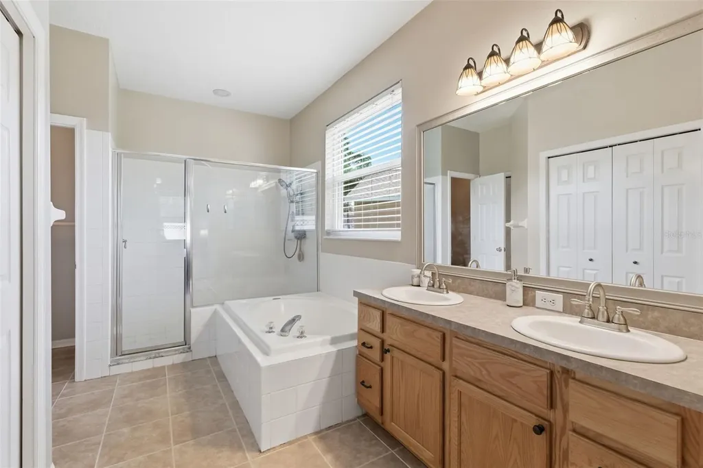5832 Heronview Crescent Drive Lithia FL 33547