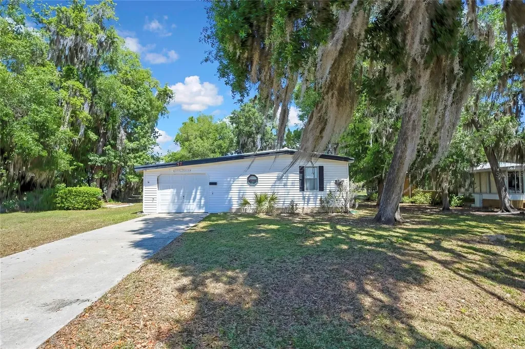 57 N Bobwhite Road Wildwood FL 34785
