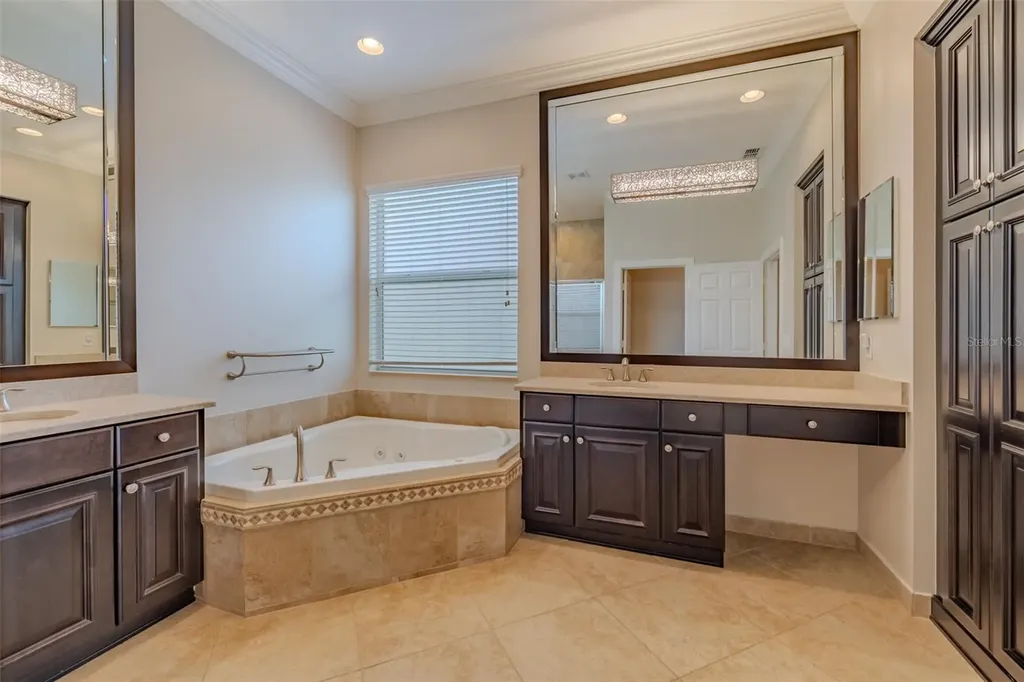 5005 Crystal Beach Drive Wimauma FL 33598