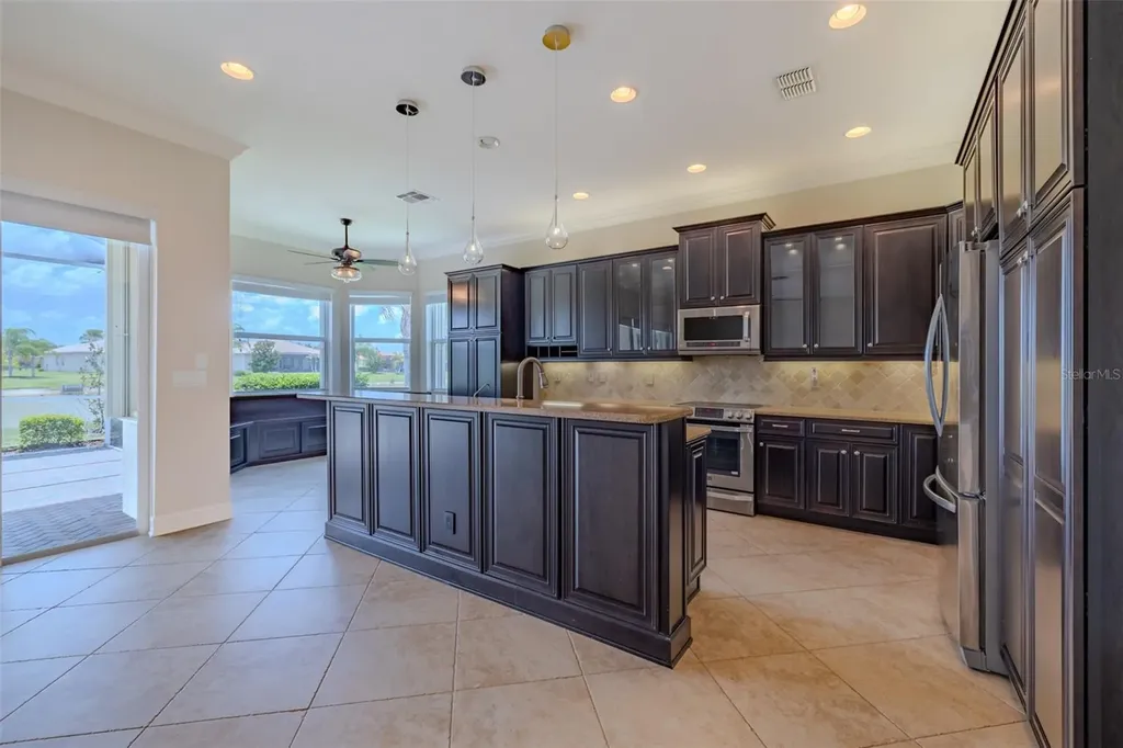 5005 Crystal Beach Drive Wimauma FL 33598