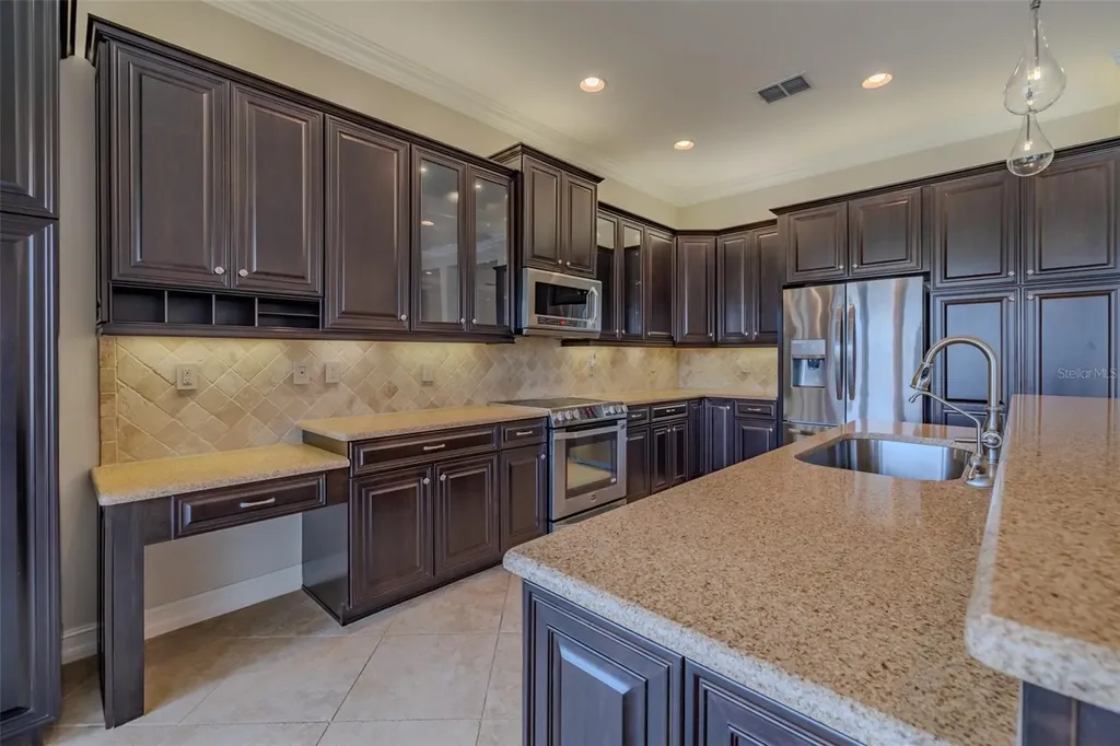 5005 Crystal Beach Drive Wimauma FL 33598