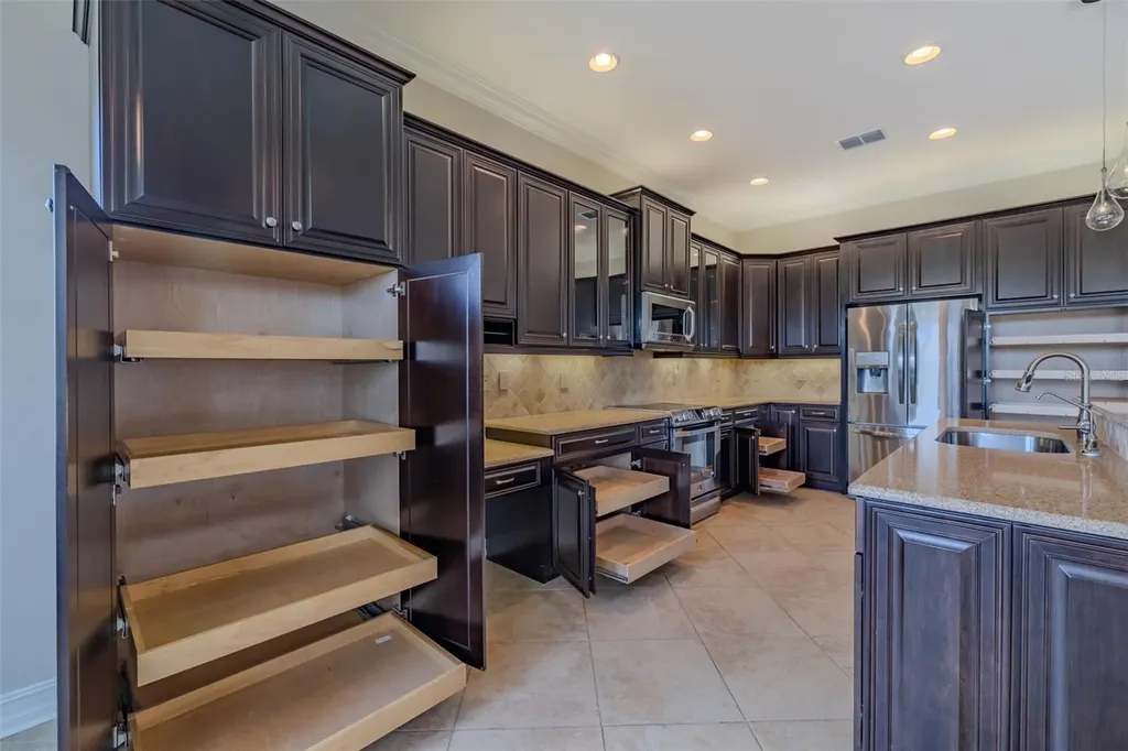 5005 Crystal Beach Drive Wimauma FL 33598