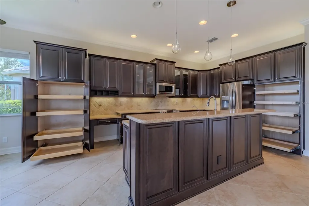 5005 Crystal Beach Drive Wimauma FL 33598