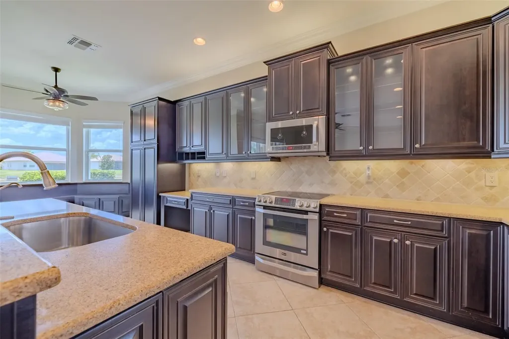 5005 Crystal Beach Drive Wimauma FL 33598