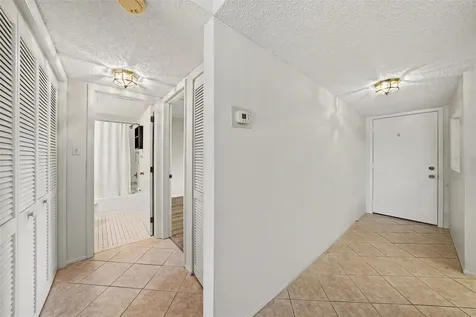 172 Lakeview Way Oldsmar FL 34677