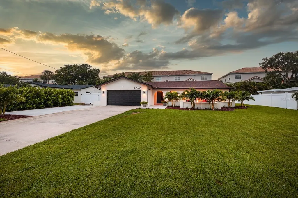 4626 Bayshore Boulevard NE St Petersburg FL 33703