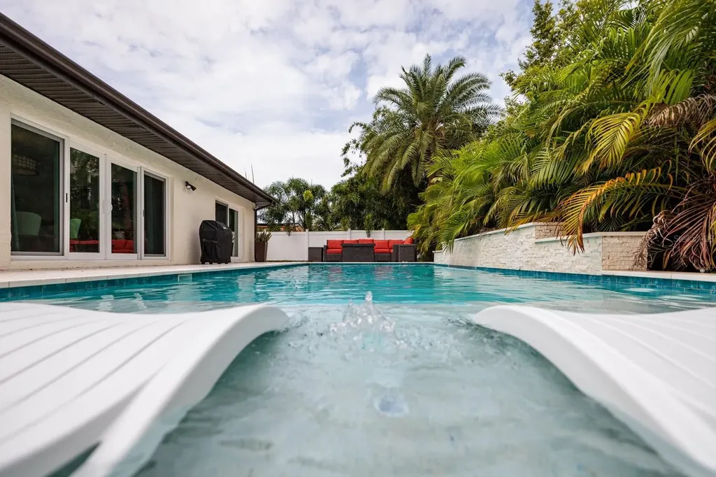4626 Bayshore Boulevard NE St Petersburg FL 33703