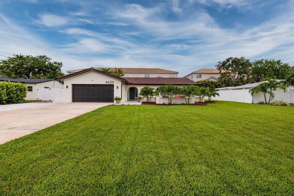 4626 Bayshore Boulevard NE St Petersburg FL 33703
