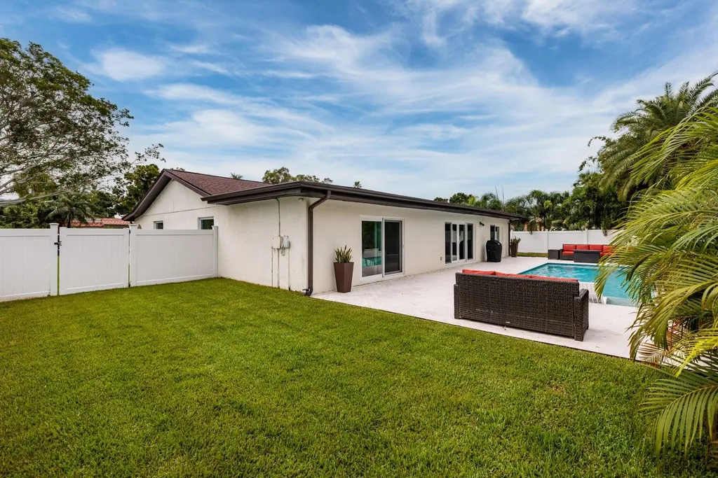 4626 Bayshore Boulevard NE St Petersburg FL 33703