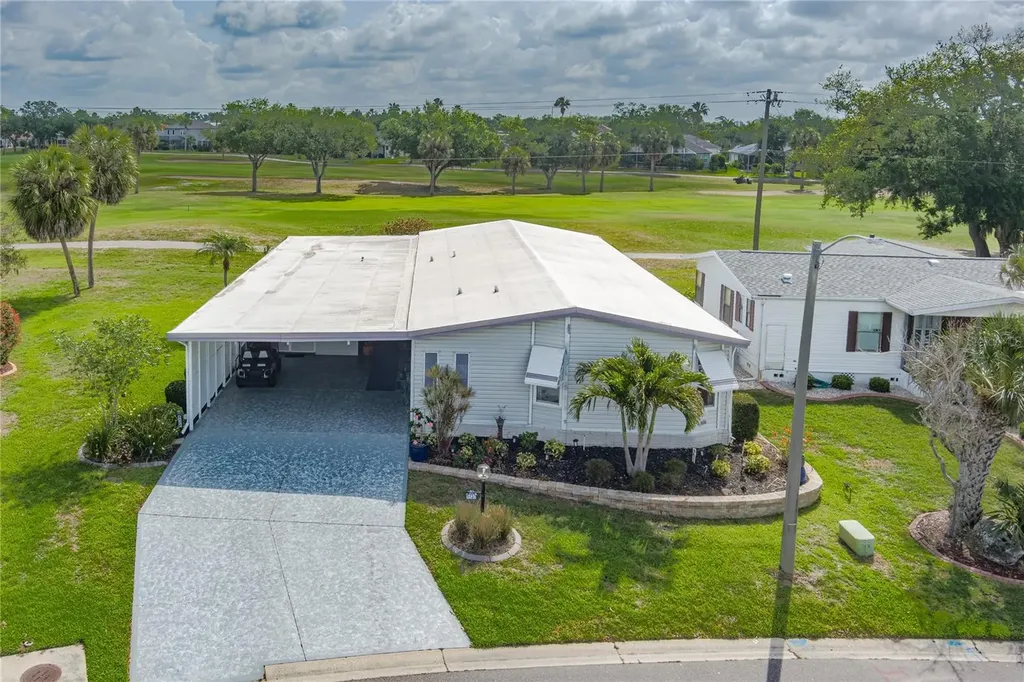 8520 Countess Avenue Circle Palmetto FL 34221