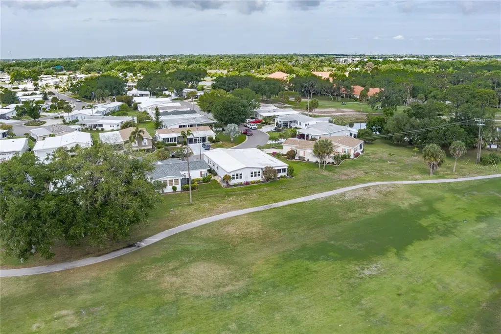 8520 Countess Avenue Circle Palmetto FL 34221