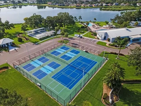 8520 Countess Avenue Circle Palmetto FL 34221