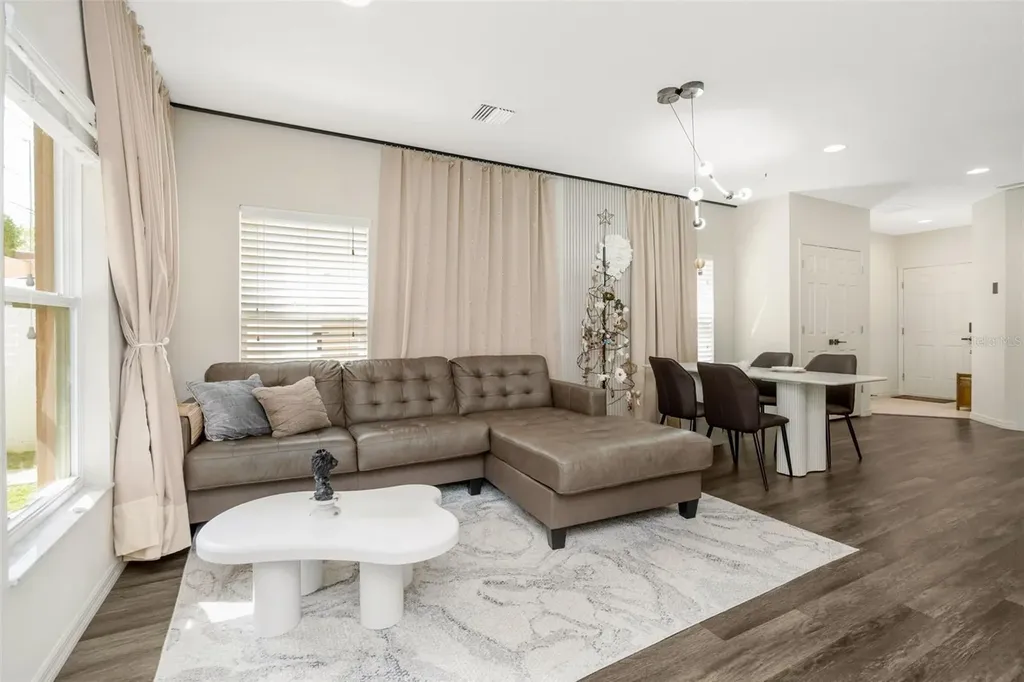 1819 Sommarie Way Tarpon Springs FL 34689