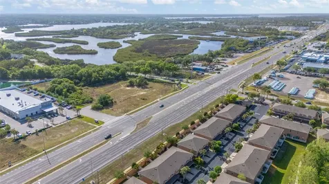1819 Sommarie Way Tarpon Springs FL 34689