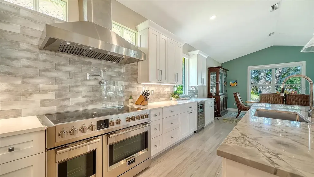 7198 Del Lago Drive Sarasota FL 34238