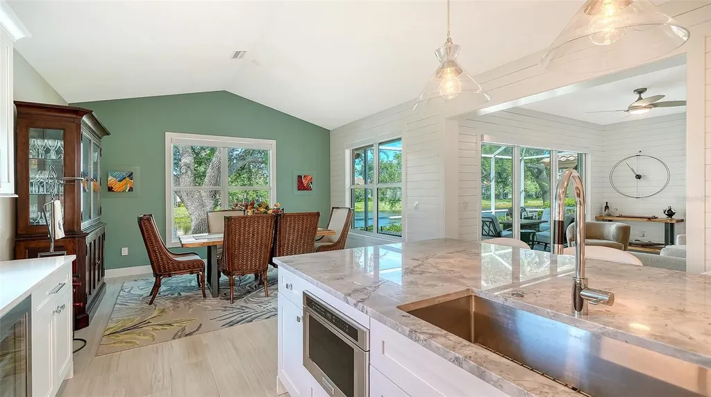 7198 Del Lago Drive Sarasota FL 34238