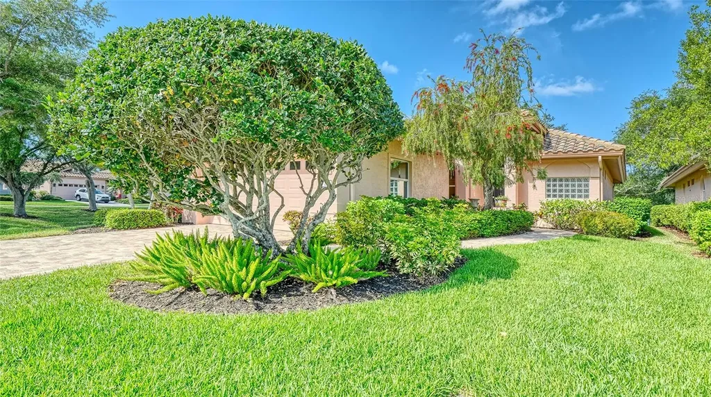 7198 Del Lago Drive Sarasota FL 34238