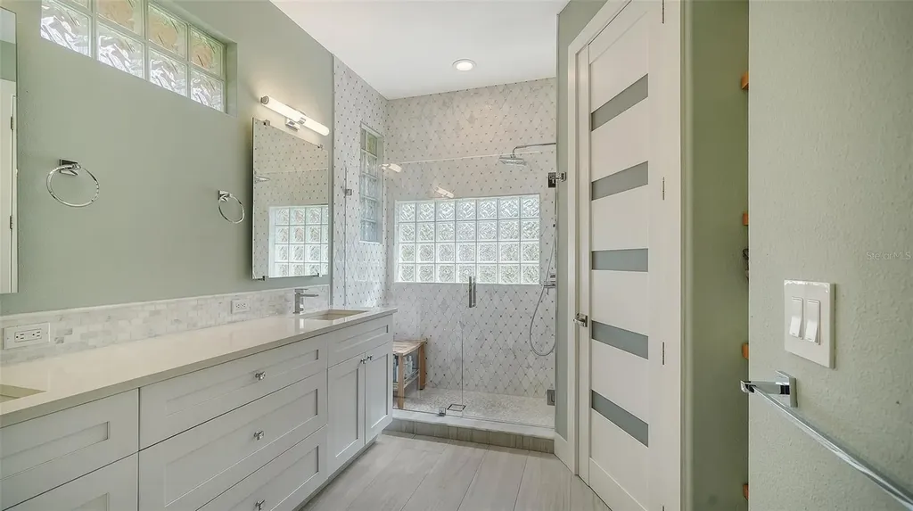 7198 Del Lago Drive Sarasota FL 34238