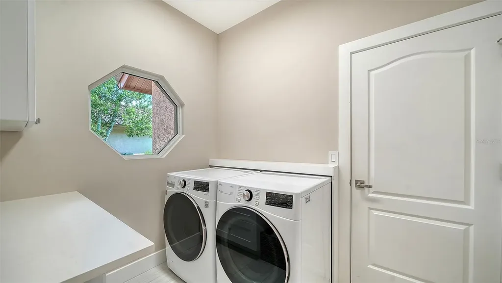7198 Del Lago Drive Sarasota FL 34238