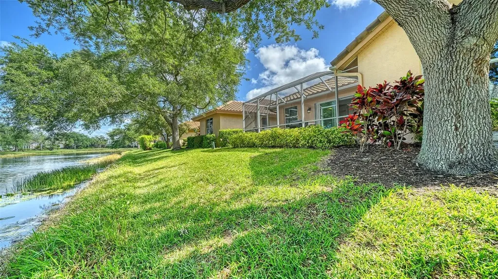 7198 Del Lago Drive Sarasota FL 34238