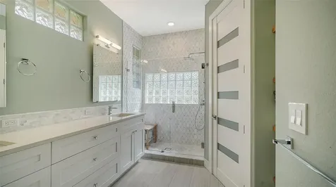 7198 Del Lago Drive Sarasota FL 34238