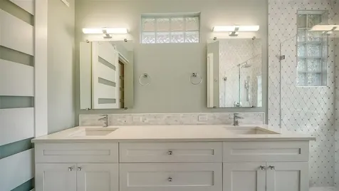 7198 Del Lago Drive Sarasota FL 34238