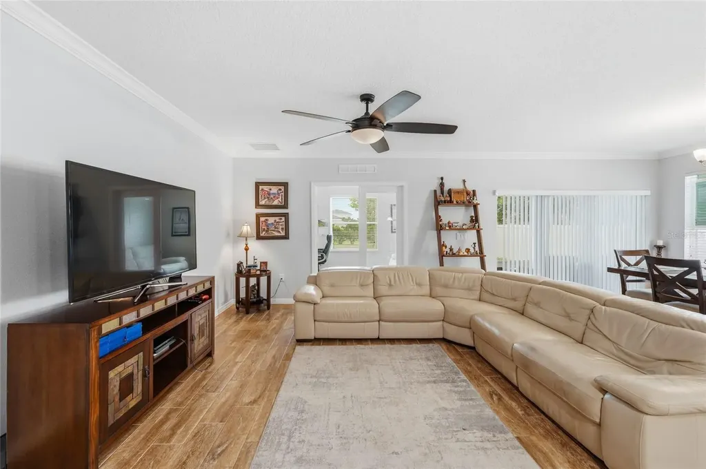 186 Flatwoods Loop Davenport FL 33837
