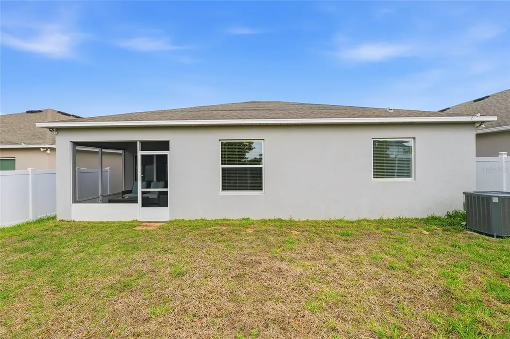 186 Flatwoods Loop Davenport FL 33837