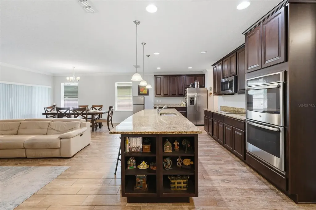 186 Flatwoods Loop Davenport FL 33837
