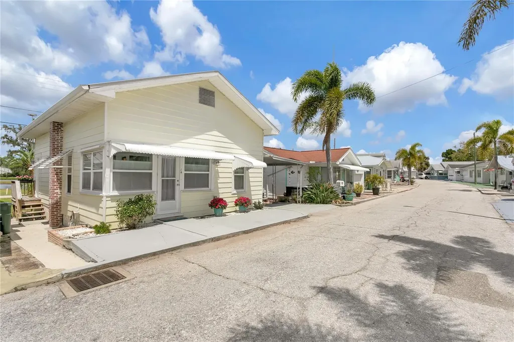 14 Braden Castle Drive Bradenton FL 34208