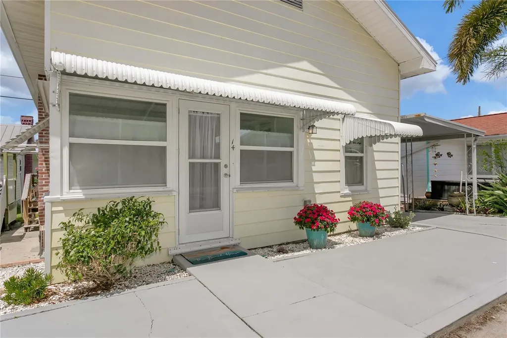 14 Braden Castle Drive Bradenton FL 34208