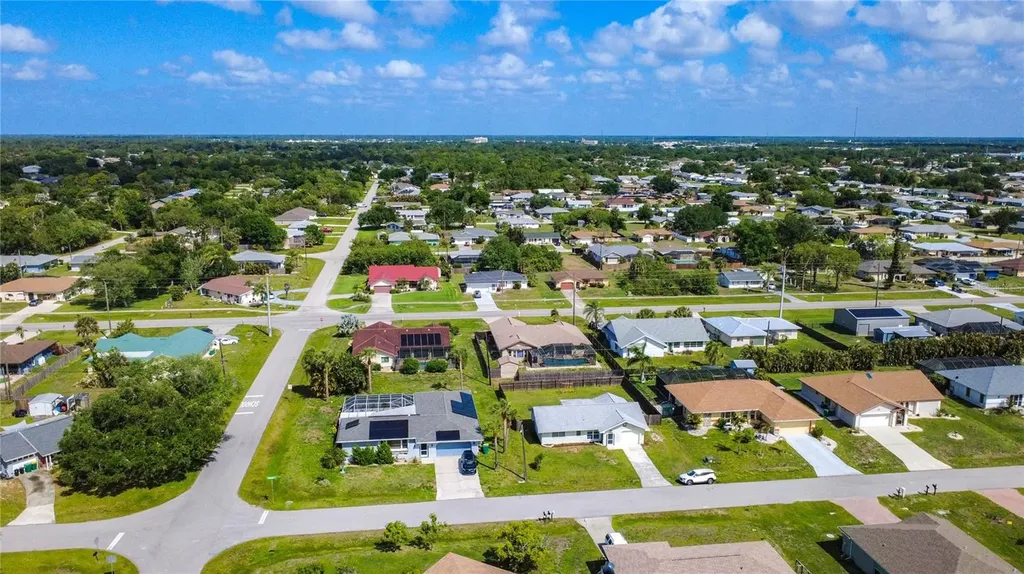 610 Chamber Street NW Port Charlotte FL 33948