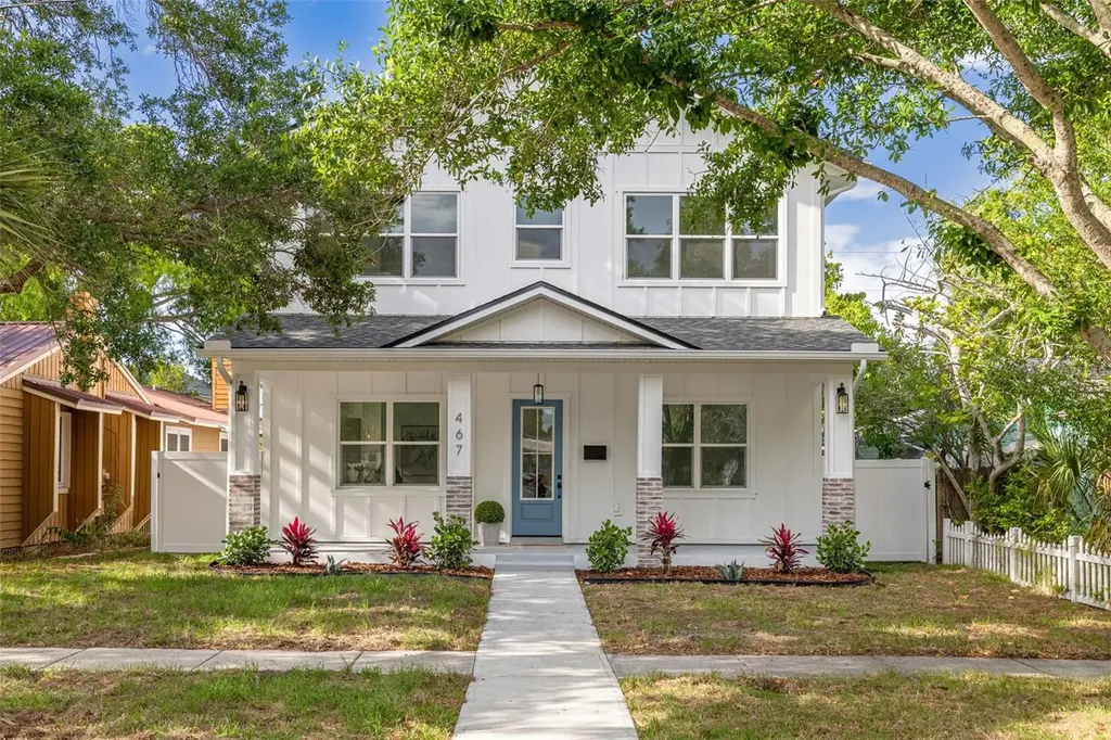 467 34th Avenue N St Petersburg FL 33704