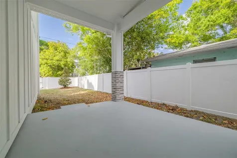 467 34th Avenue N St Petersburg FL 33704
