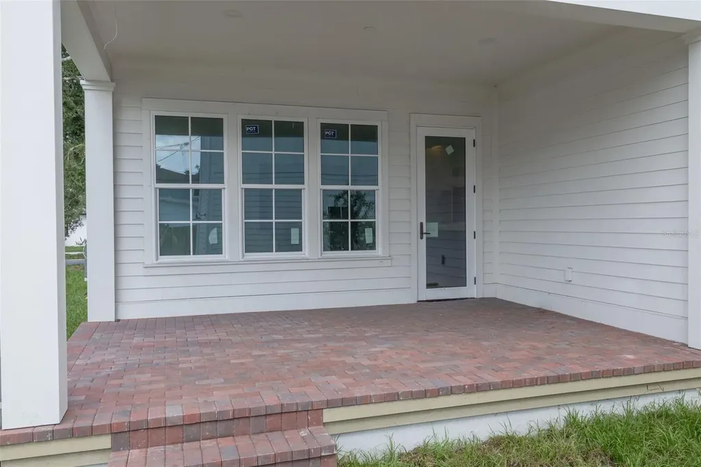 5204 10th Street N St Petersburg FL 33703