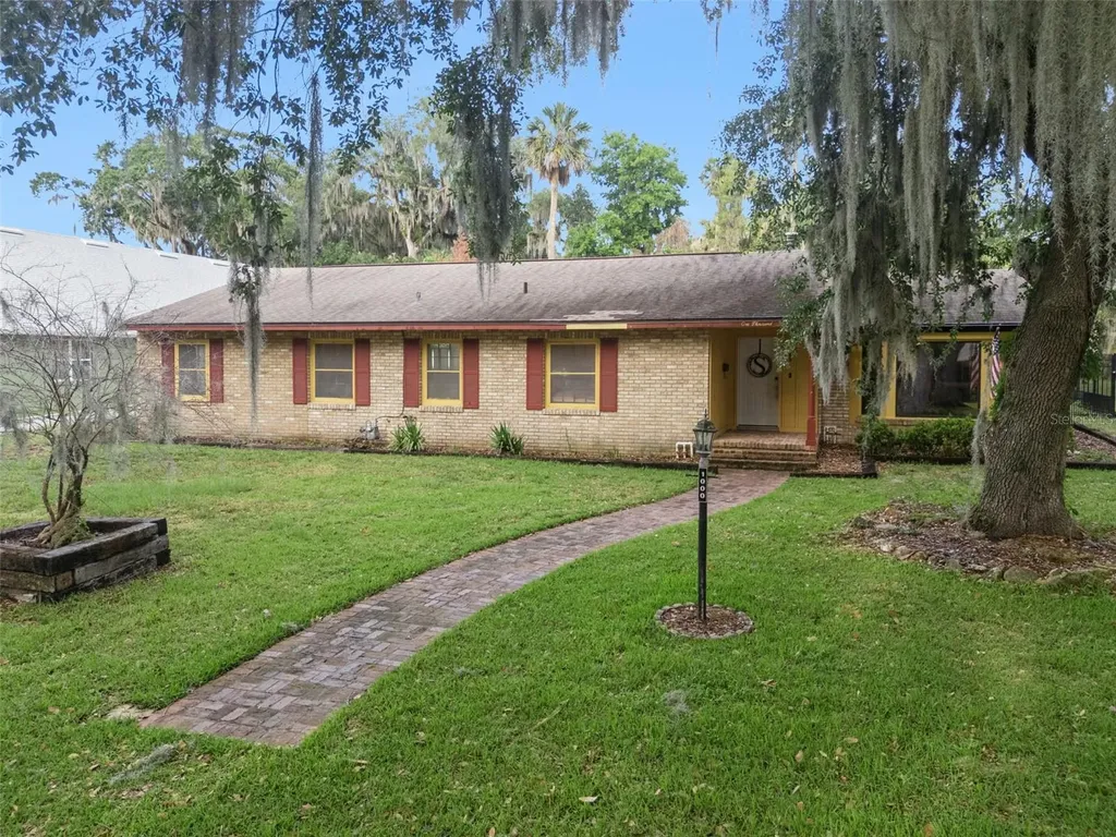 1000 Boylston Street Leesburg FL 34748