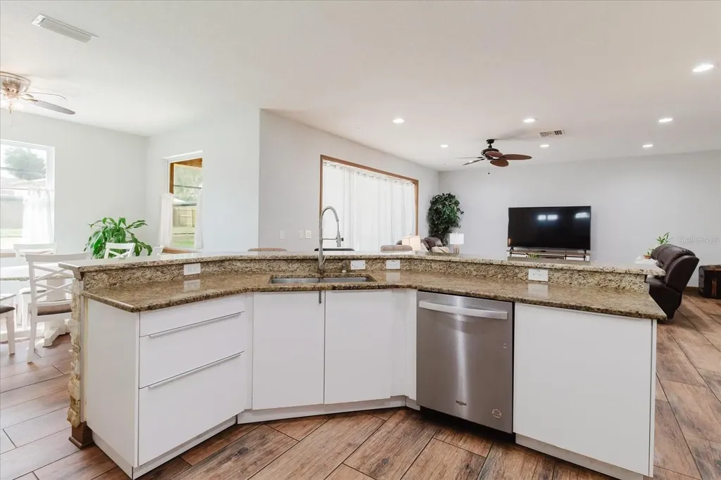 2603 Bismark Drive Valrico FL 33596