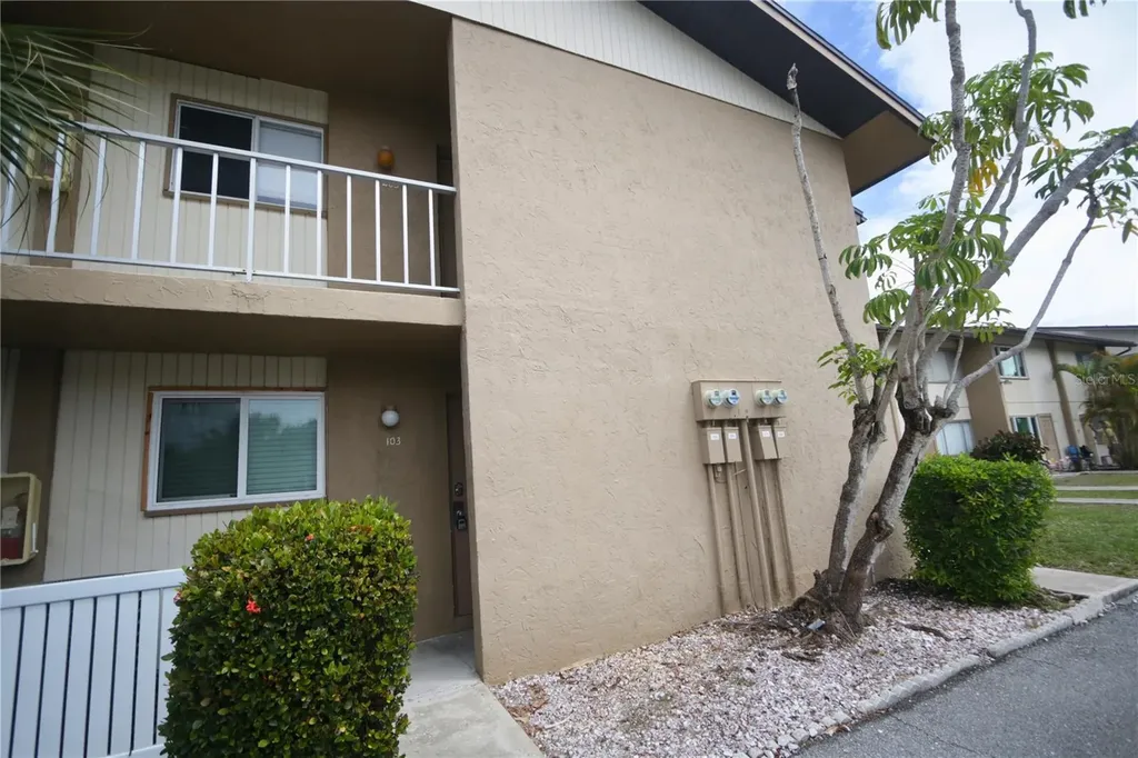 2938 Clark Road Sarasota FL 34231