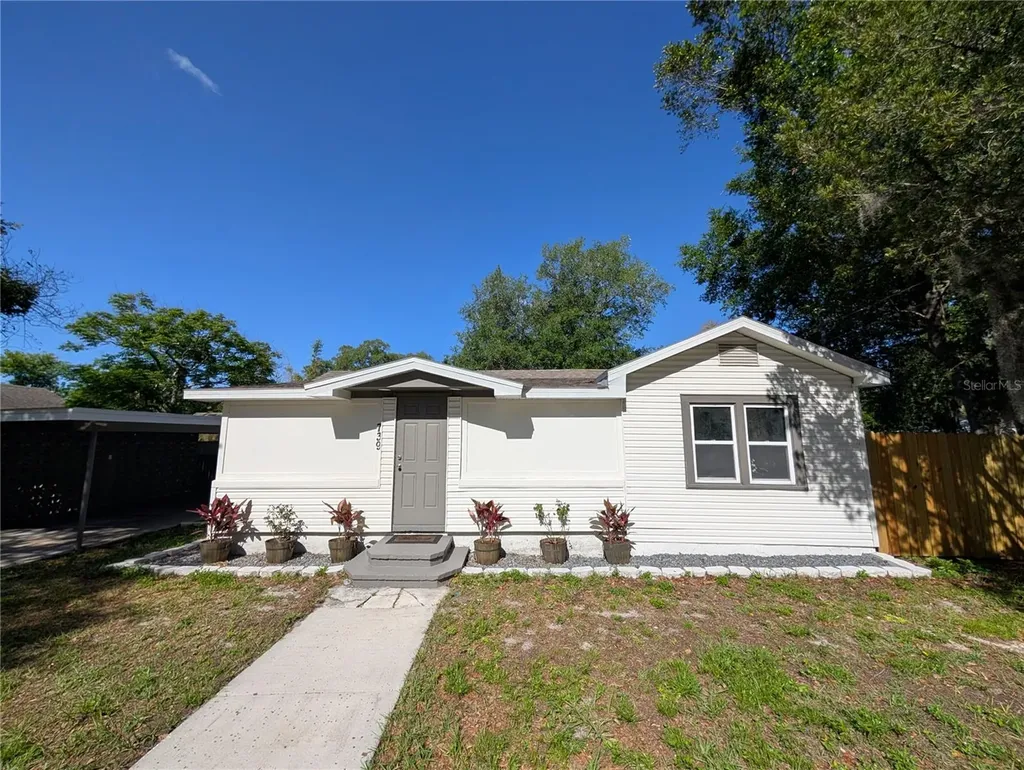 739 Center Street Lake Wales FL 33877