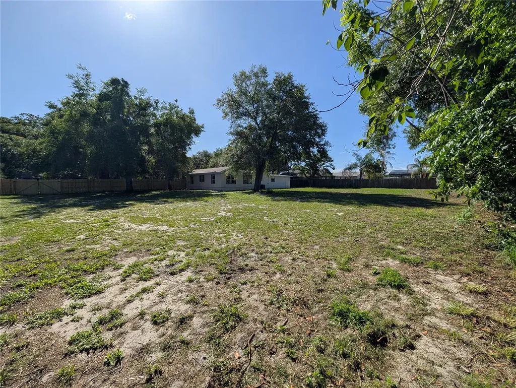 739 Center Street Lake Wales FL 33877