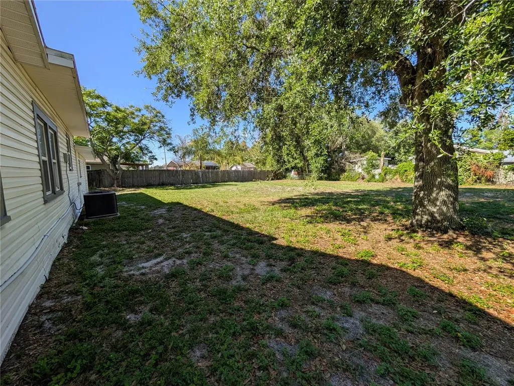739 Center Street Lake Wales FL 33877