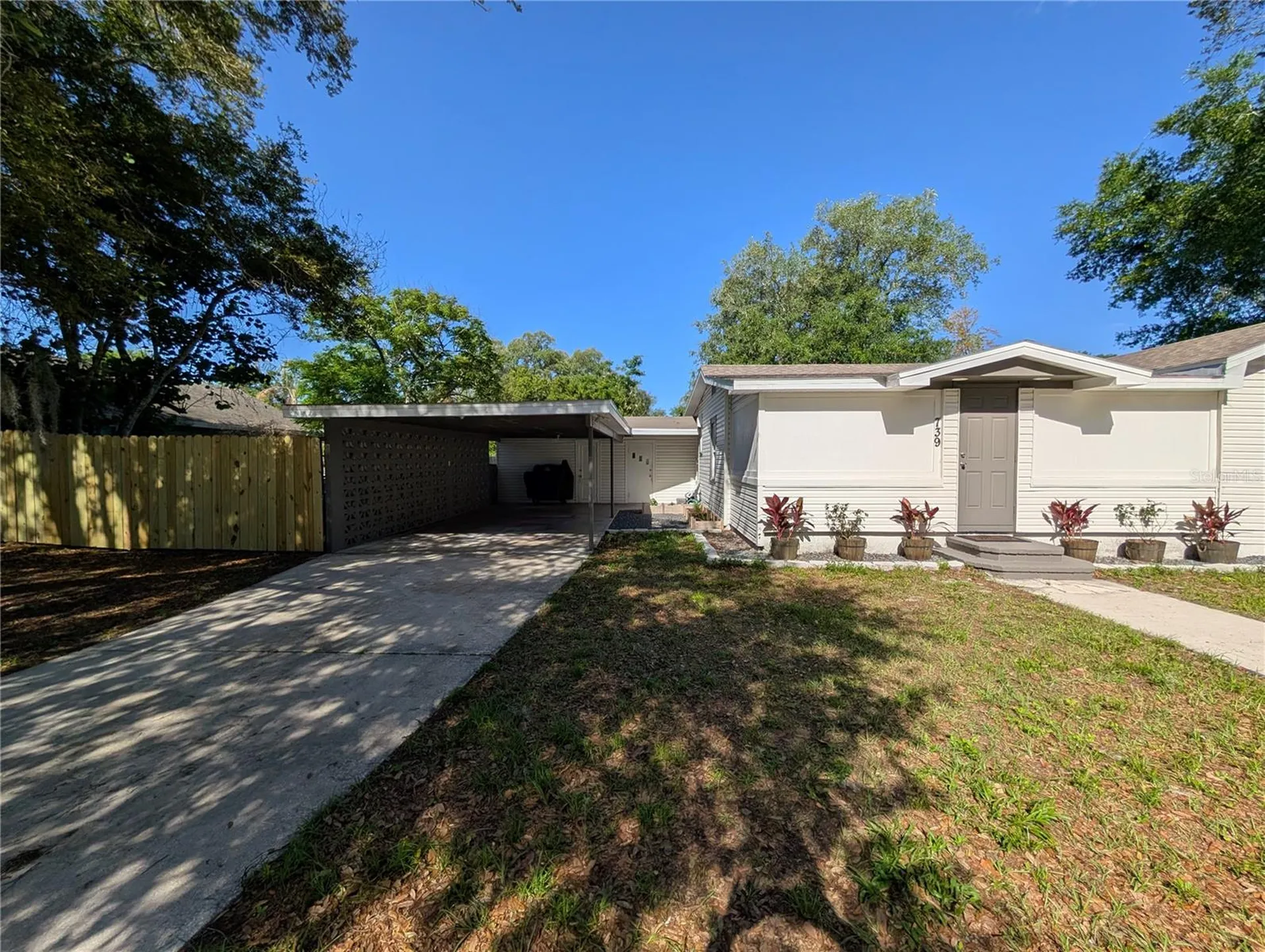 739 Center Street Lake Wales FL 33877