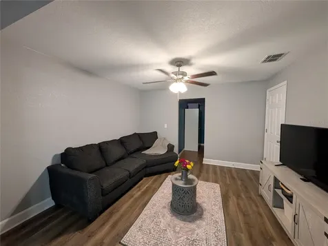739 Center Street Lake Wales FL 33877