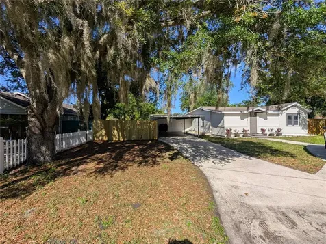 739 Center Street Lake Wales FL 33877