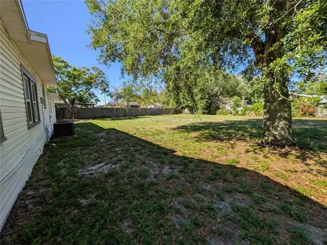 739 Center Street Lake Wales FL 33877