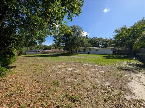 739 Center Street Lake Wales FL 33877