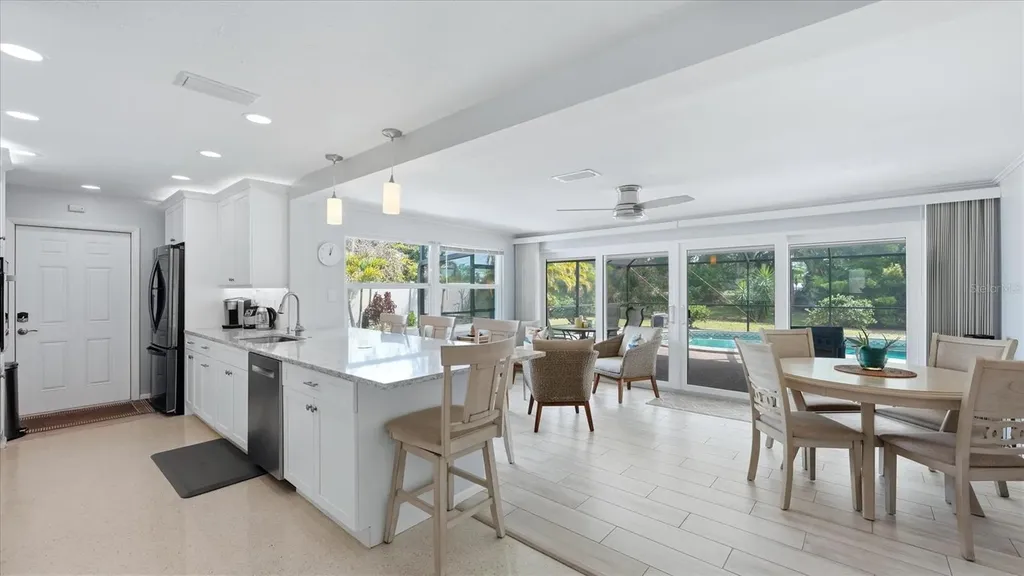 2486 Breakwater Circle Sarasota FL 34231