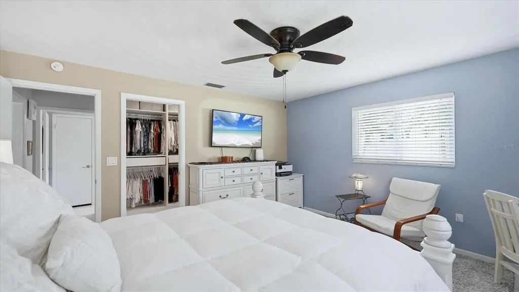 2486 Breakwater Circle Sarasota FL 34231